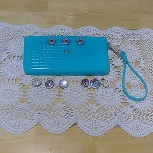 Snap Jewelry Leather Billfold with removable snap charms